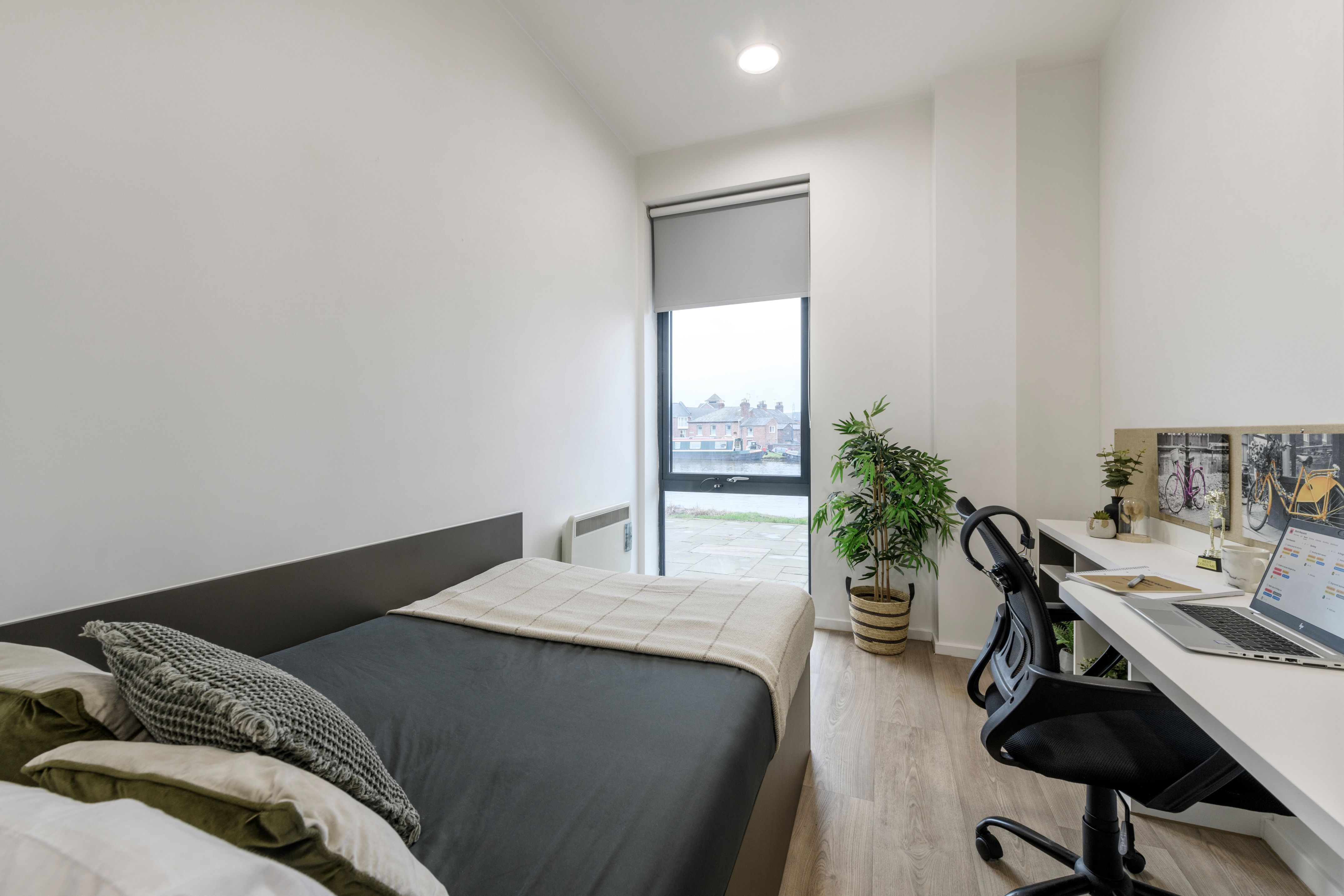 Ensuite Plus - Waterfront